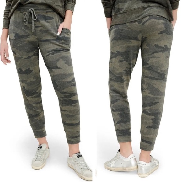 SPLENDID Women's Camo Camouflage Loose Fit Jogger Pants Drawstring Waist Gray S - Picture 1 of 12